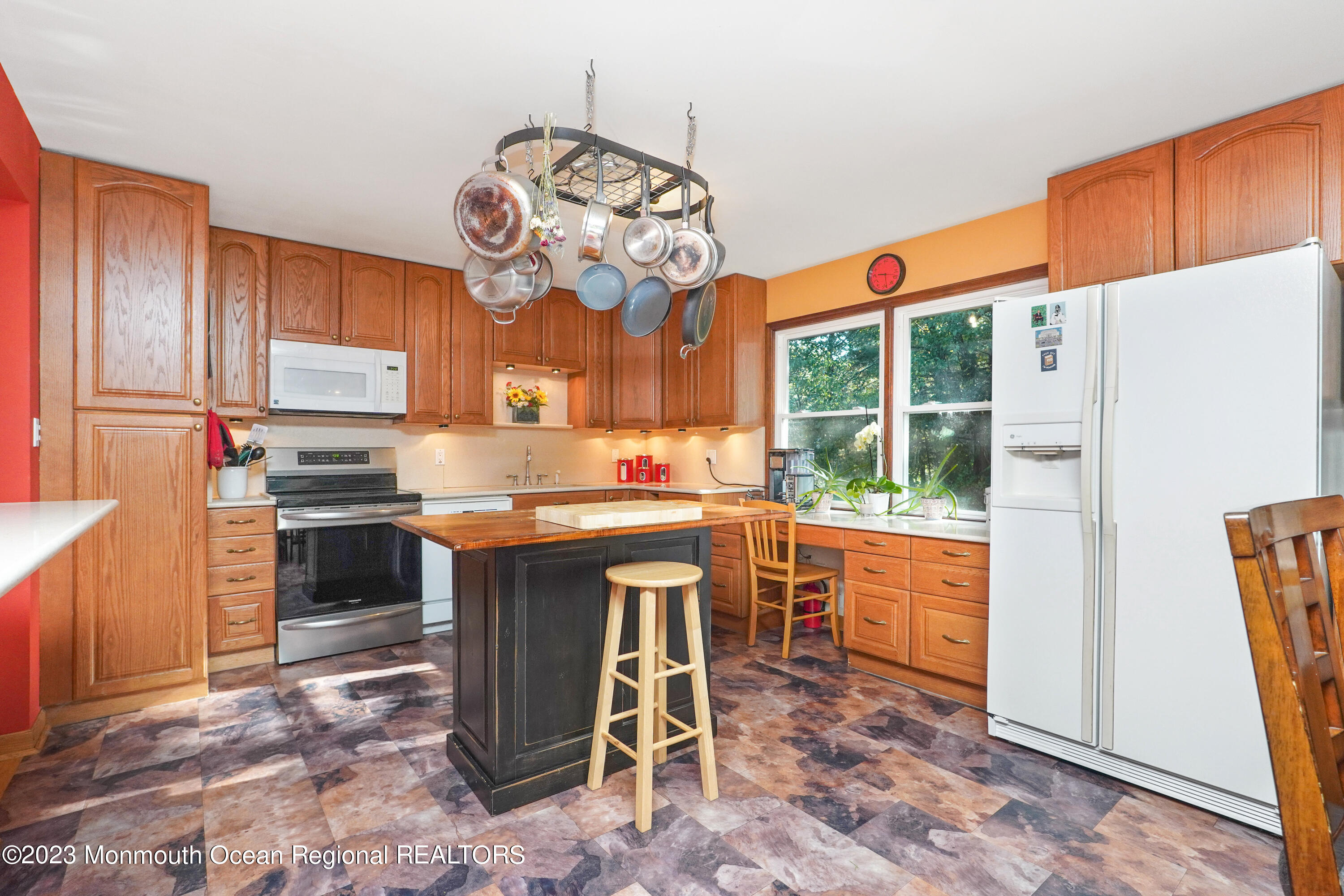 138 McCaffery Road Manalapan, NJ 07726 - Photo 11 of 44 Kitchen2
