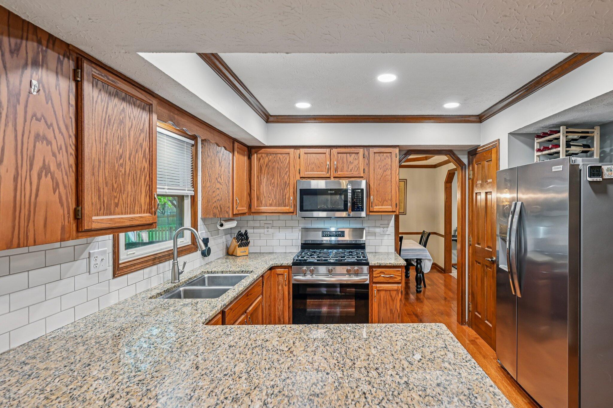 12324 Raintree Avenue Pickerington, OH 43147 - Photo 12 of 55 Kitchen