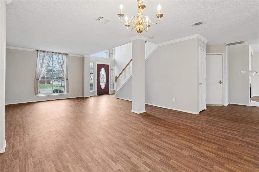 7522 Armstrong Lane Rowlett, TX 75089 - Photo 5 of 36