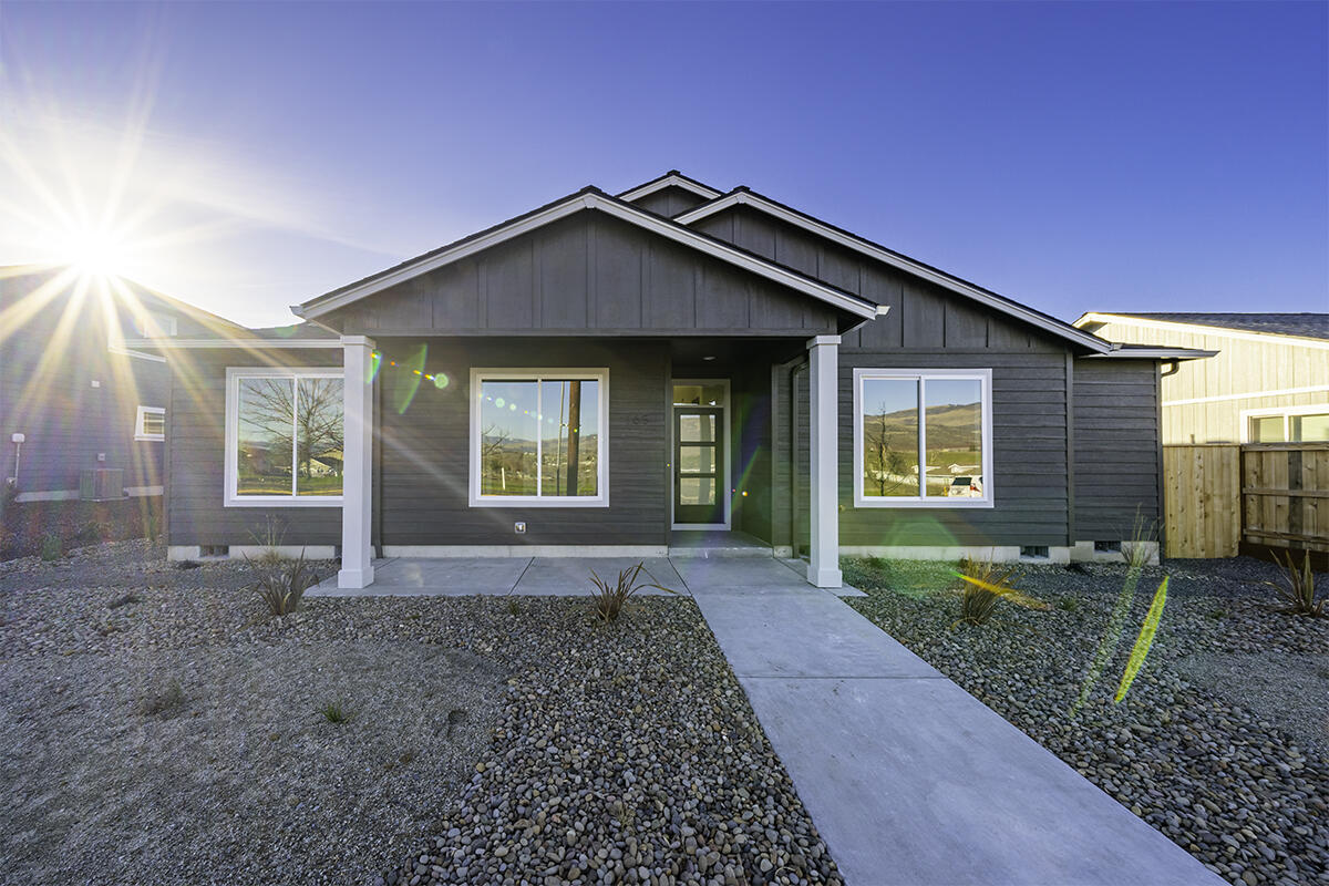165 Suncrest Road Talent, OR 97540 - Photo 27 of 30 DSC01069-HDR-Edit
