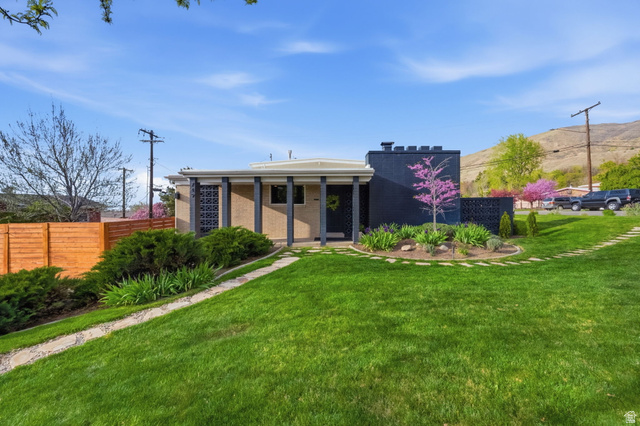 749 East 400 North Bountiful, UT 84010 - Photo 1 of 1 Mid-century modern home with stucco siding