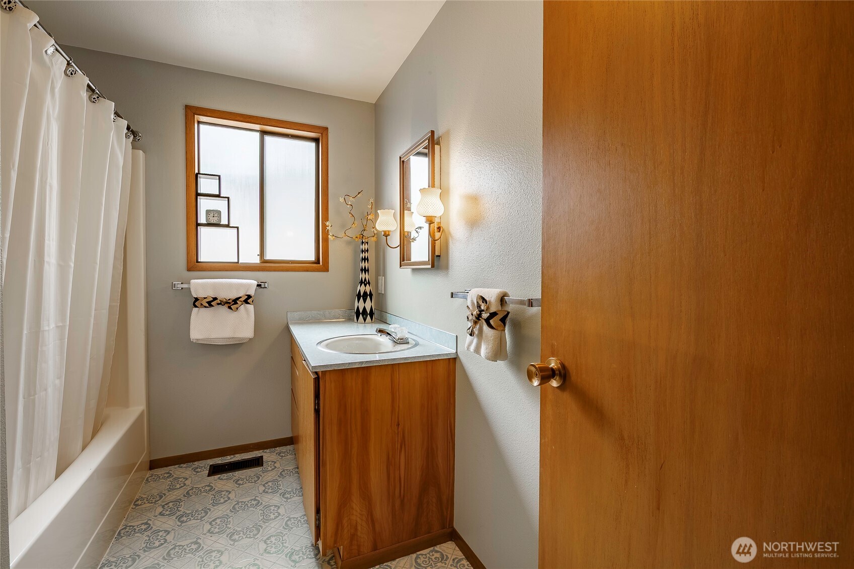 1202 Telegraph Road Bellingham, WA 98226 - Photo 25 of 39 Gallery Image 25