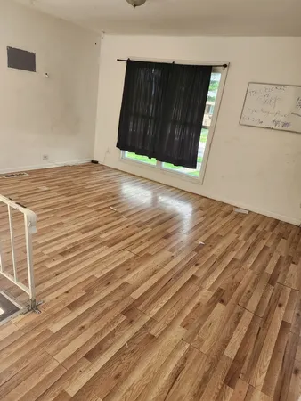 $112,900 | 279 Chappel Avenue, Calumet City, IL 60409