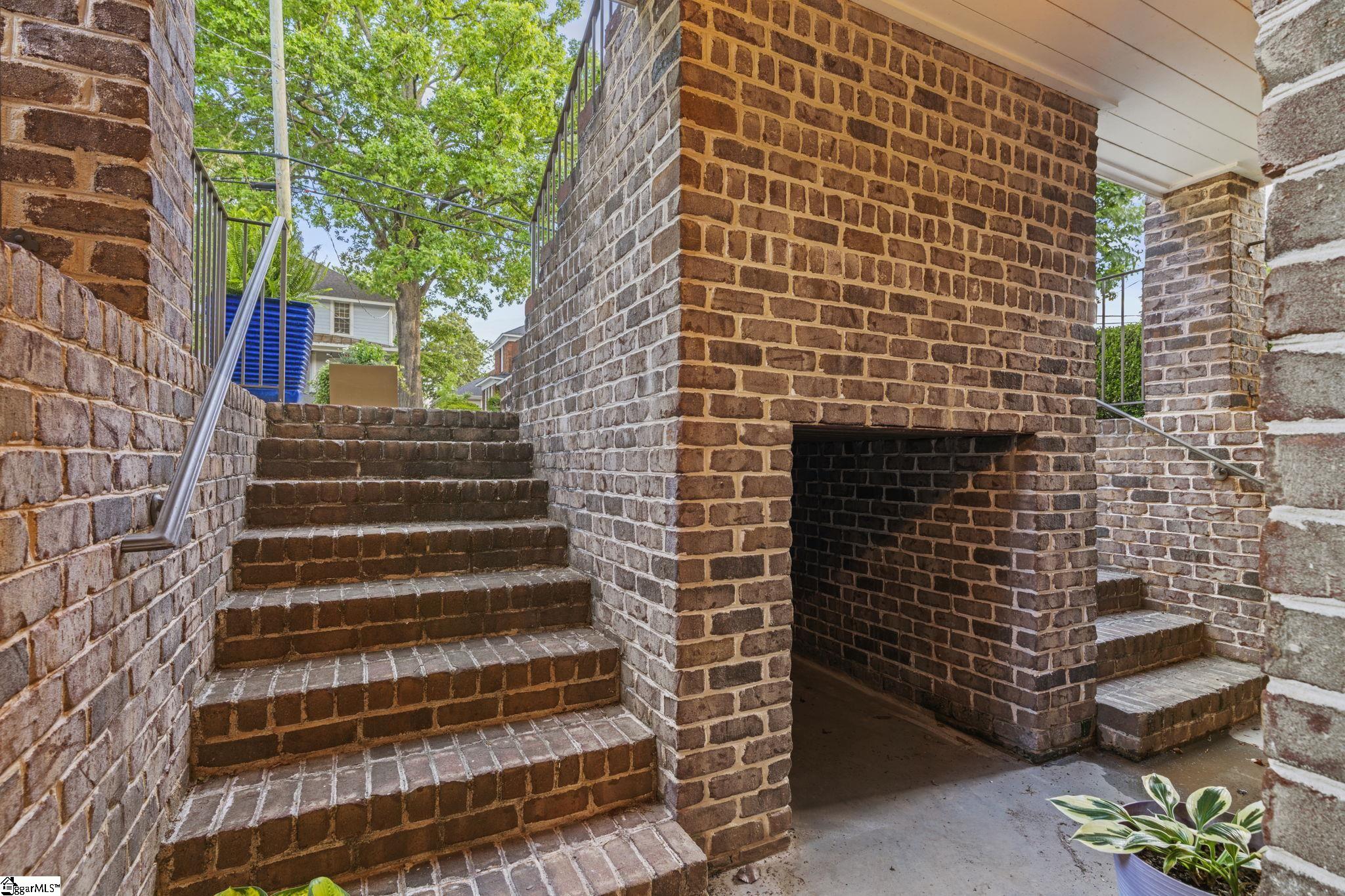 208 B Perry Avenue Greenville, SC 29601 - Photo 32 of 49