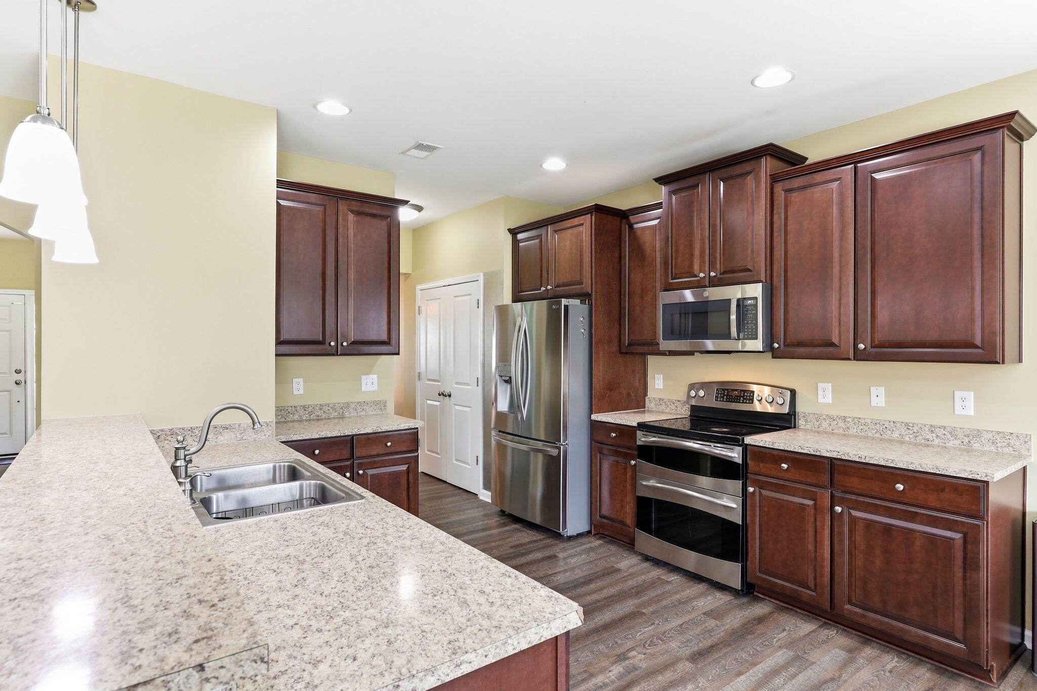 8017 Henderson Road Summerville, SC 29483 - Photo 25 of 58 29-web-or-mls-8017_027