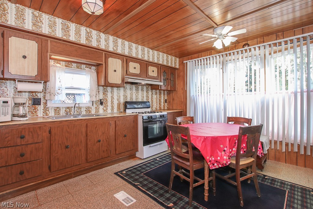 6610 Lear Nagle Road, Unit 180 North Ridgeville, OH 44039 - Photo 2 of 30