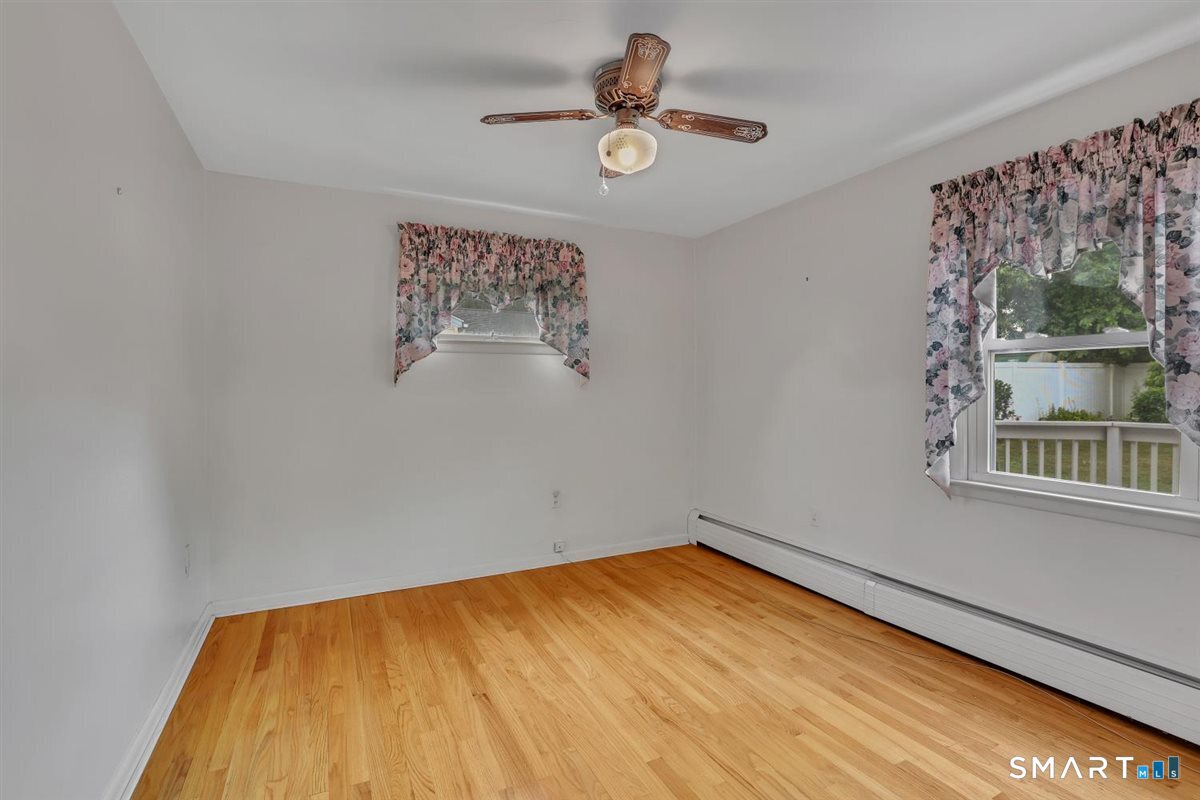 26 Russell Road Meriden, CT 06450 - Photo 12 of 36