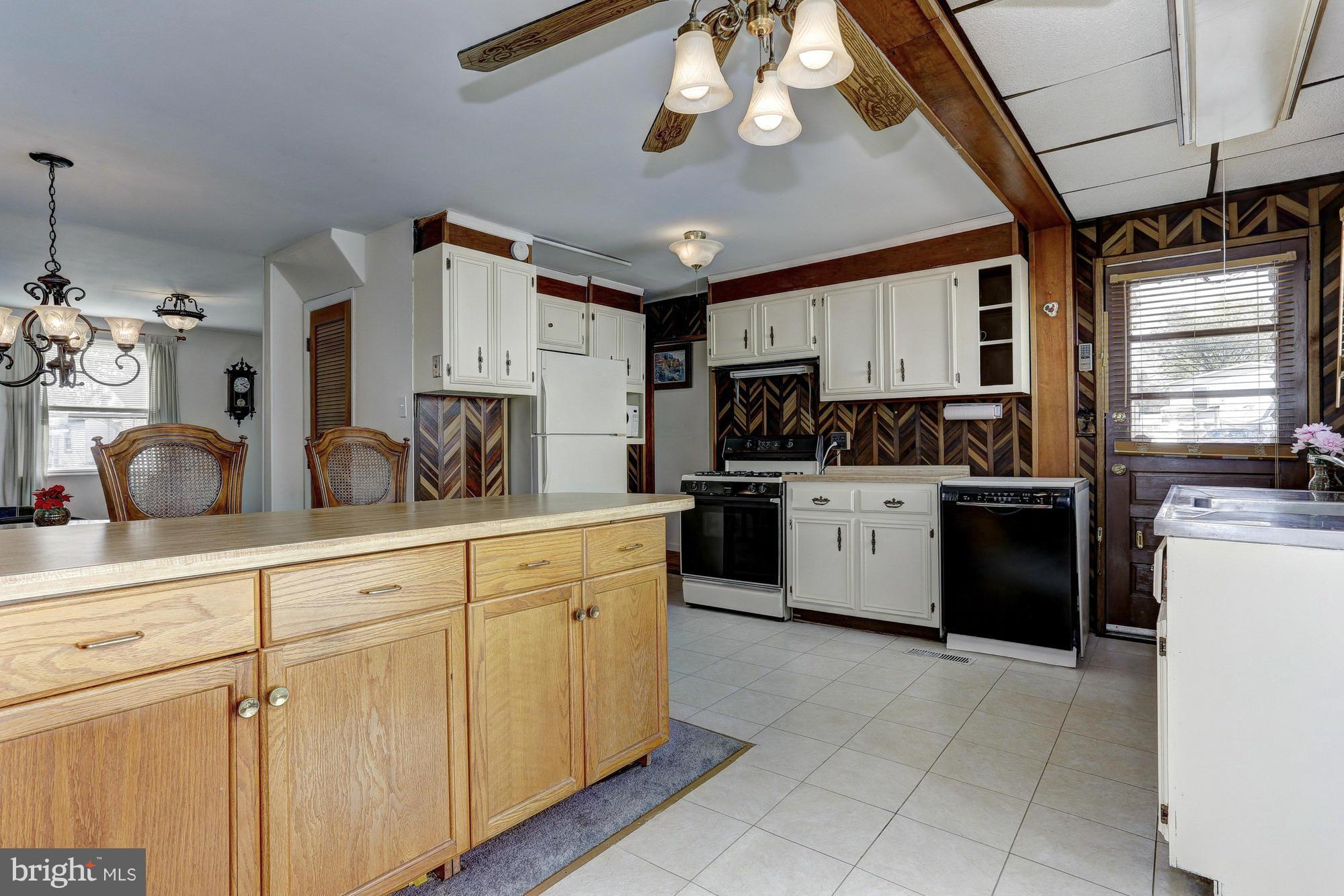 8268 Bullneck Road Baltimore, MD 21222 - Photo 8 of 23 Kitchen