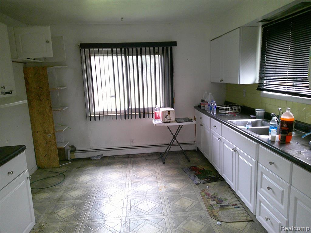 5044 North Linden Road Flint, MI 48504 - Photo 12 of 22