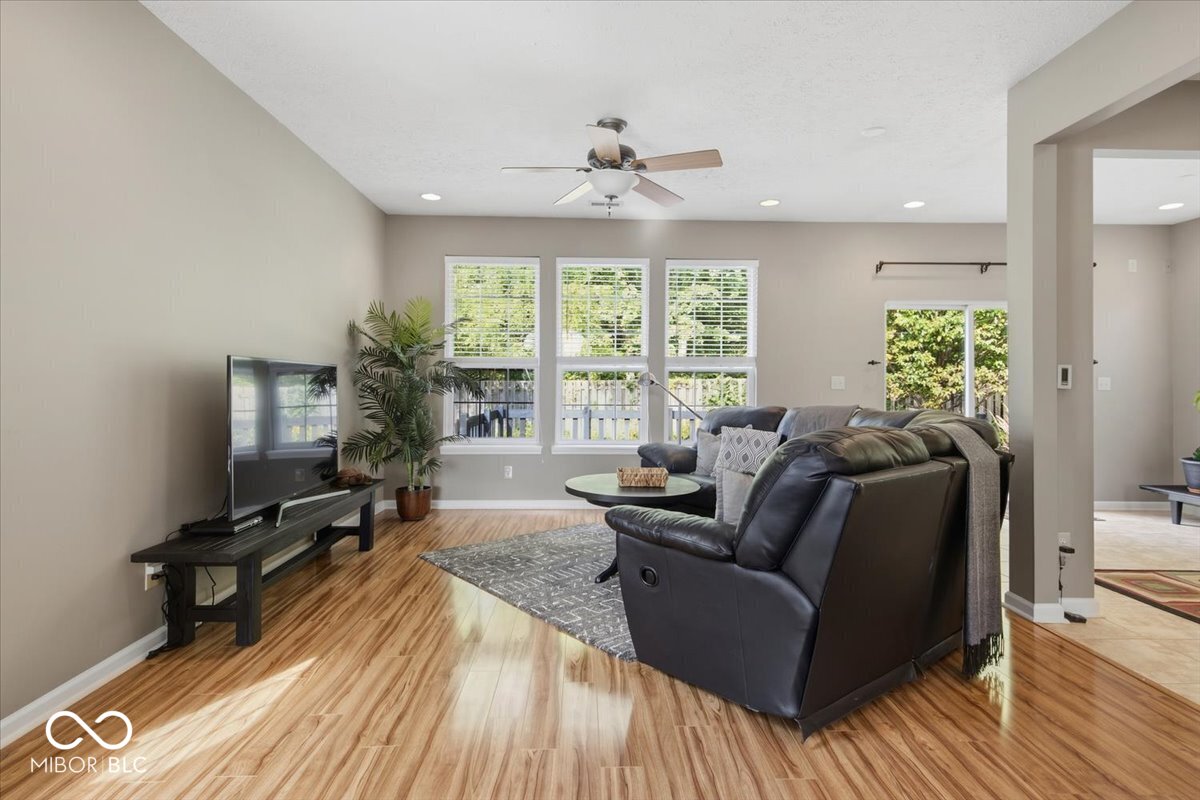 11190 Ruckle Street Carmel, IN 46032 - Photo 17 of 39 Gallery Image 17