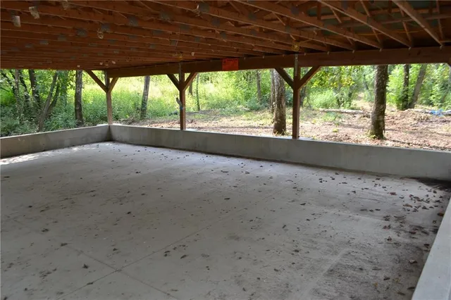 $130,000 | 319-th West 319-th W Old Kc Road Street, Paola, KS 66071