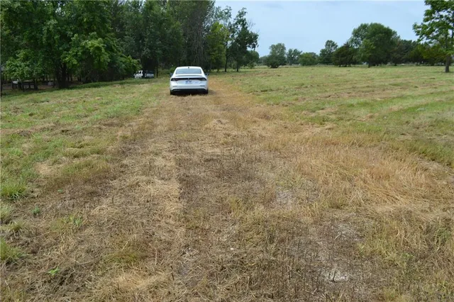 $130,000 | 319-th West 319-th W Old Kc Road Street, Paola, KS 66071