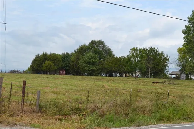 $130,000 | 319-th West 319-th W Old Kc Road Street, Paola, KS 66071