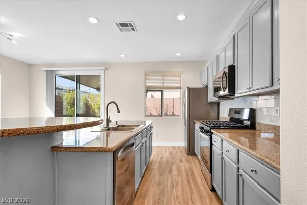 $2,800 | 7658 Engleberg Avenue, Las Vegas, NV 89178