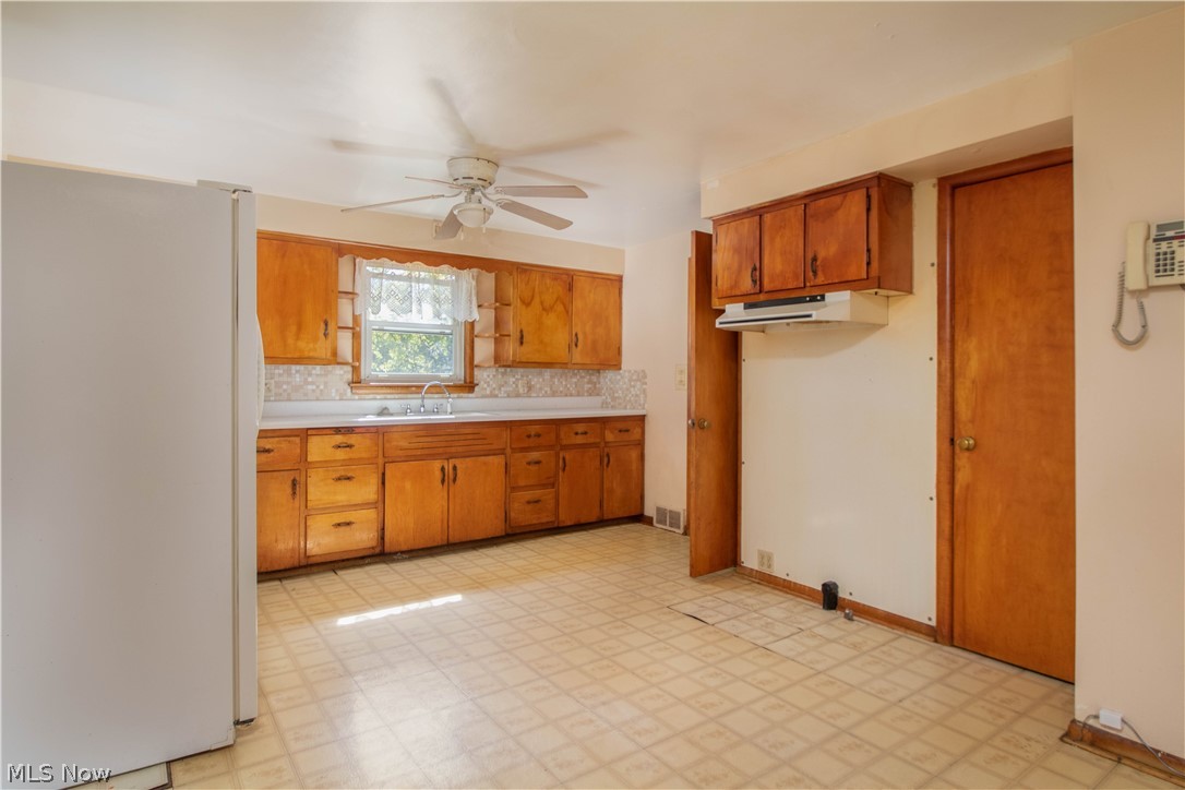 1157 Deforest Road Southeast Warren, OH 44484 - Photo 8 of 18 Gallery Image 8