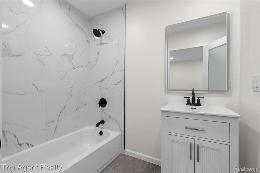 784 Barrington Road Grosse Pointe Park, MI 48230 - Photo 22 of 58