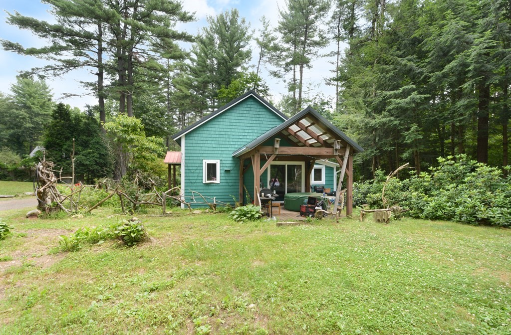 31 Harkness Road Pelham, MA 01002 - Photo 5 of 28