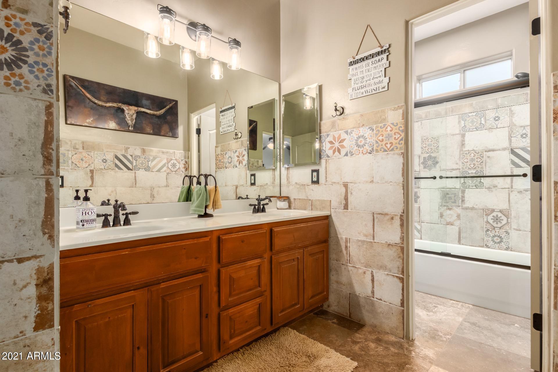 284 South Racine Court Gilbert, AZ 85296 - Photo 26 of 76 26-Racine