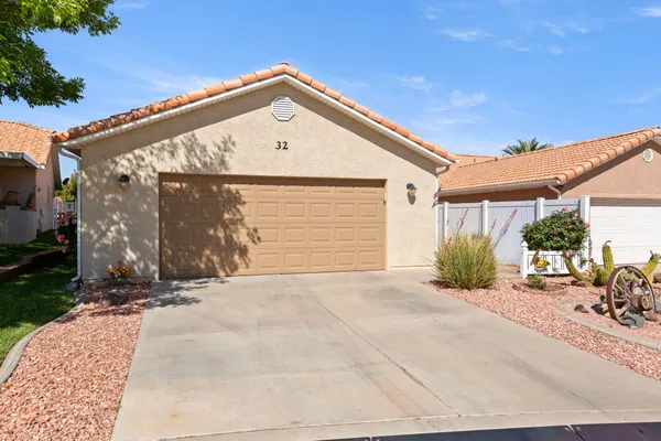 $342,500 | 1360 East Telegraph Street, Unit 32, Washington, UT 84780