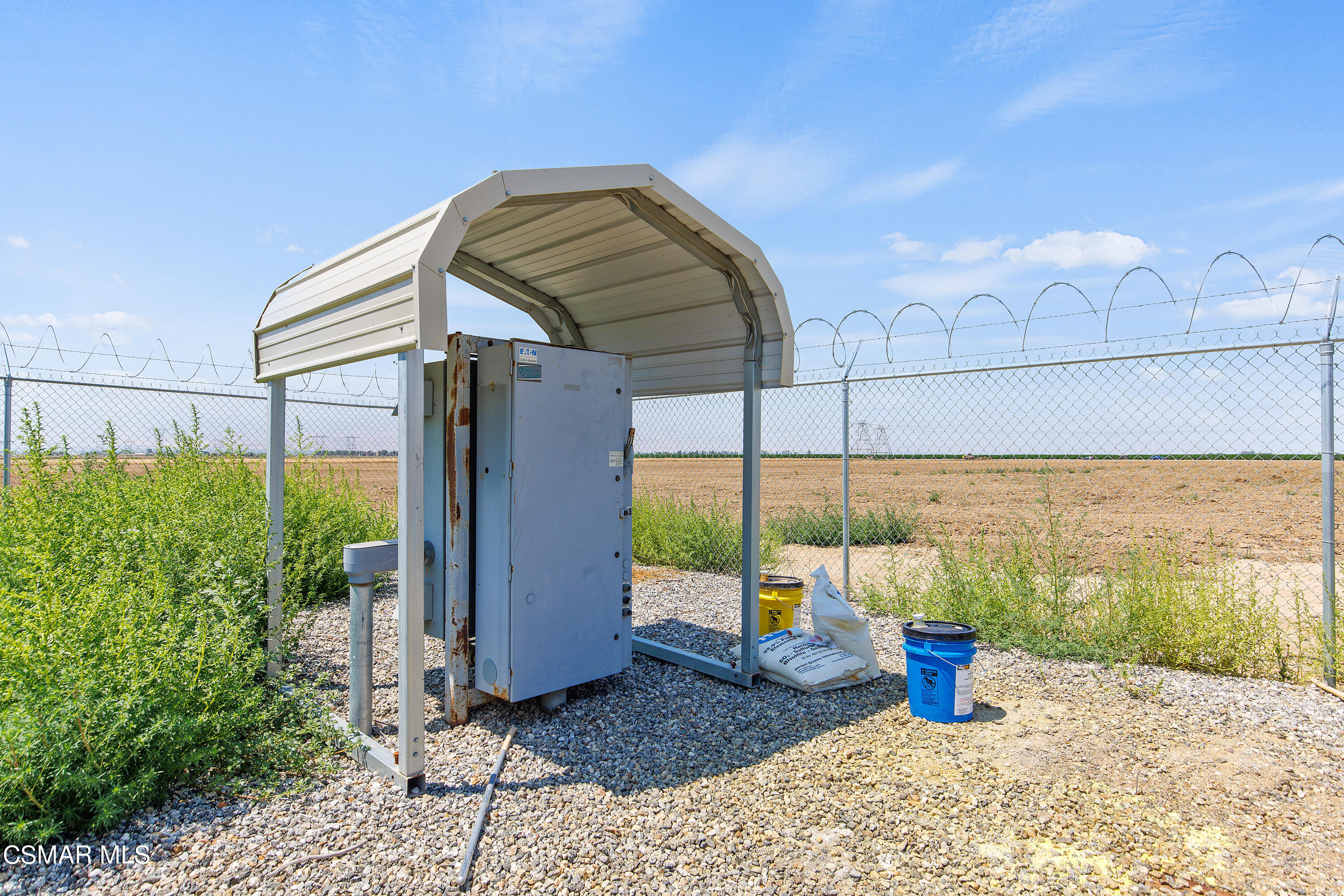 North Wheeler Ridge Road Arvin, CA 93203 - Photo 6 of 6 a view of a terrace with a garden