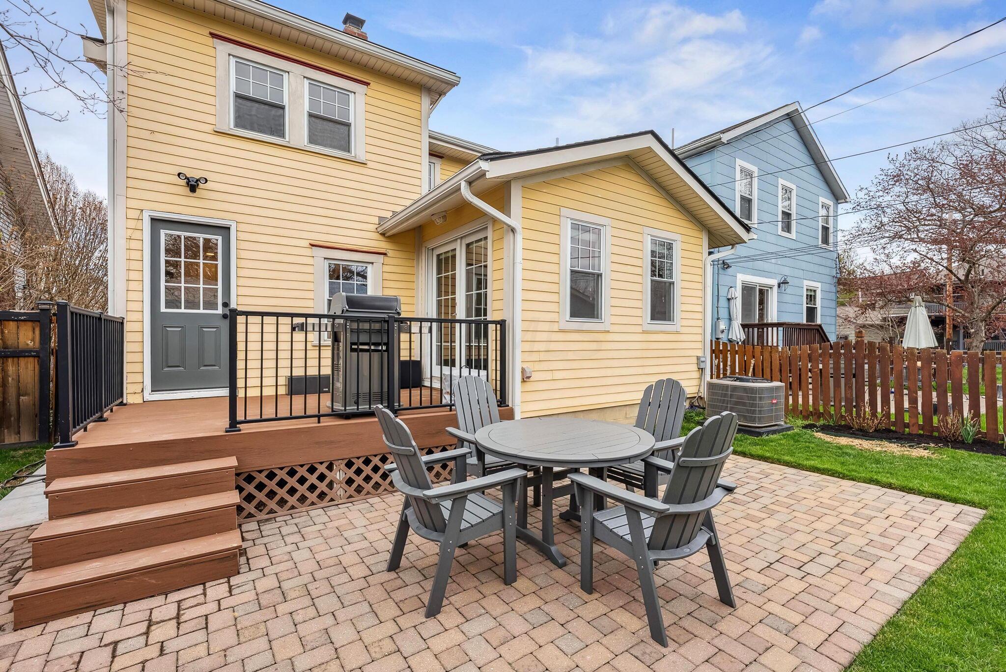 221 East Pacemont Road Columbus, OH 43202 - Photo 37 of 44 1-web-or-mls-221-e-pacemont-rd
