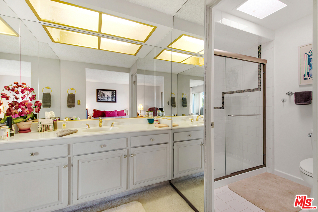 13229 Fiji Way, Unit D Marina del Rey, CA 90292 - Photo 8 of 12