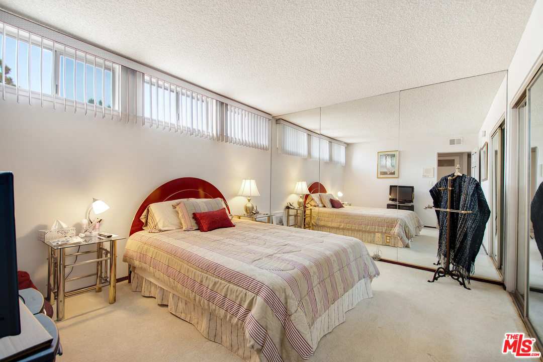 13229 Fiji Way, Unit D Marina del Rey, CA 90292 - Photo 9 of 12