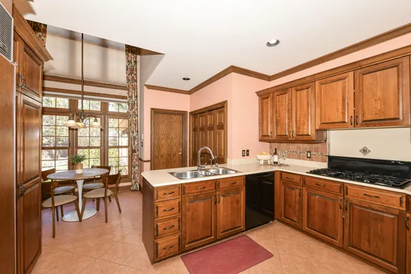 $815,000 | 530 Park Circle, Elm Grove, WI 53122