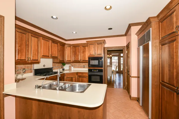 $815,000 | 530 Park Circle, Elm Grove, WI 53122