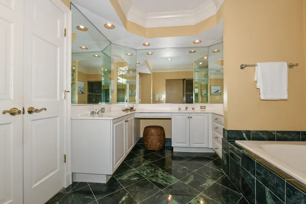$815,000 | 530 Park Circle, Elm Grove, WI 53122