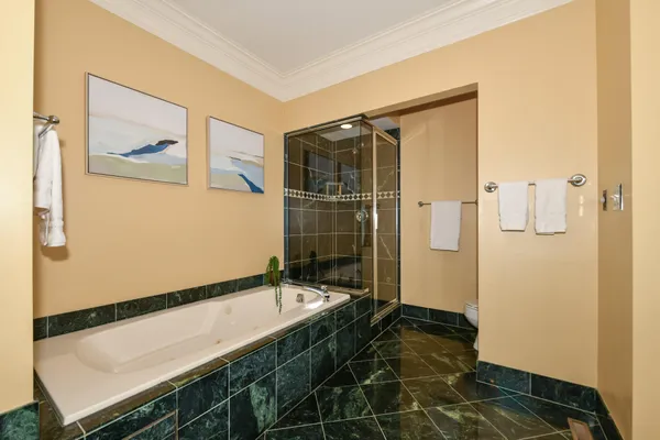 $815,000 | 530 Park Circle, Elm Grove, WI 53122