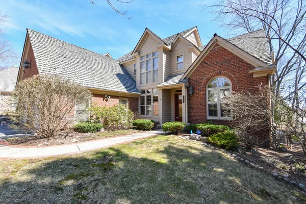 $815,000 | 530 Park Circle, Elm Grove, WI 53122