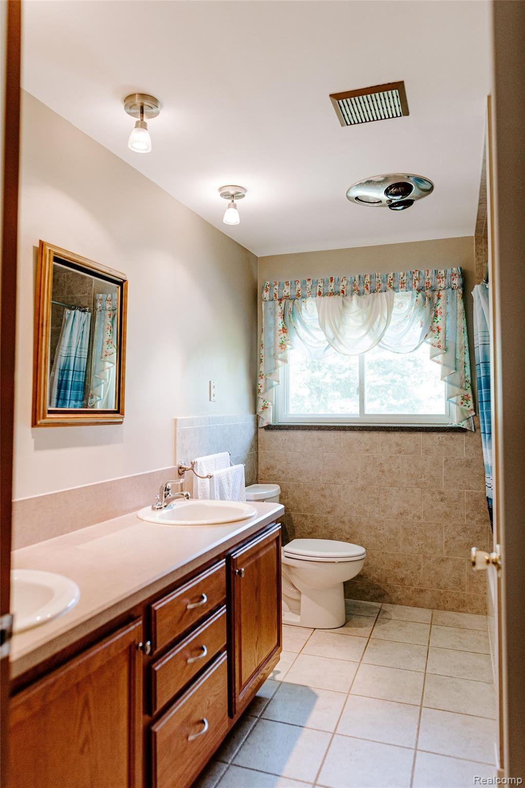 2472 Miller Road Metamora, MI 48455 - Photo 10 of 32 8G0A1425.jpg