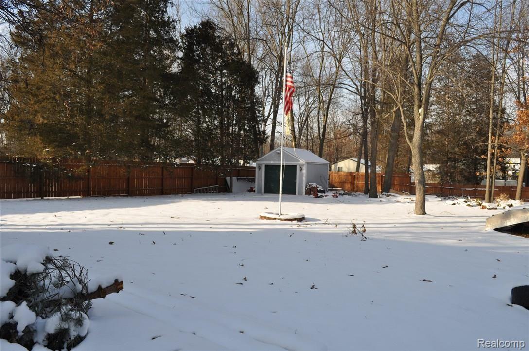2995 Harding Street Pinckney, MI 48169 - Photo 2 of 13 2 Yard.JPG