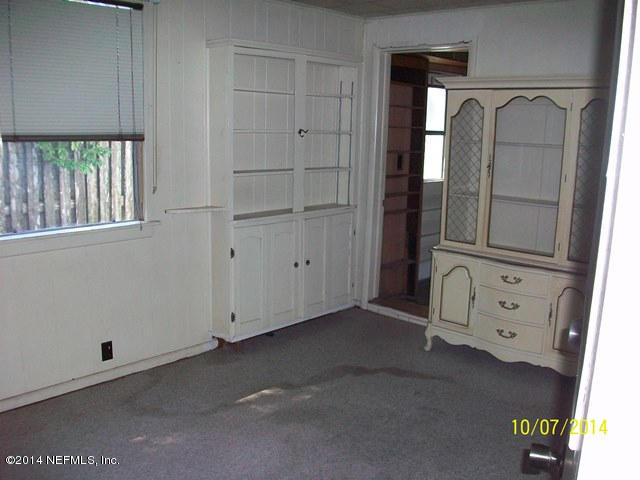 2785 Merwyn Road Jacksonville, FL 32207 - Photo 9 of 19 Rm off back patio and utility room