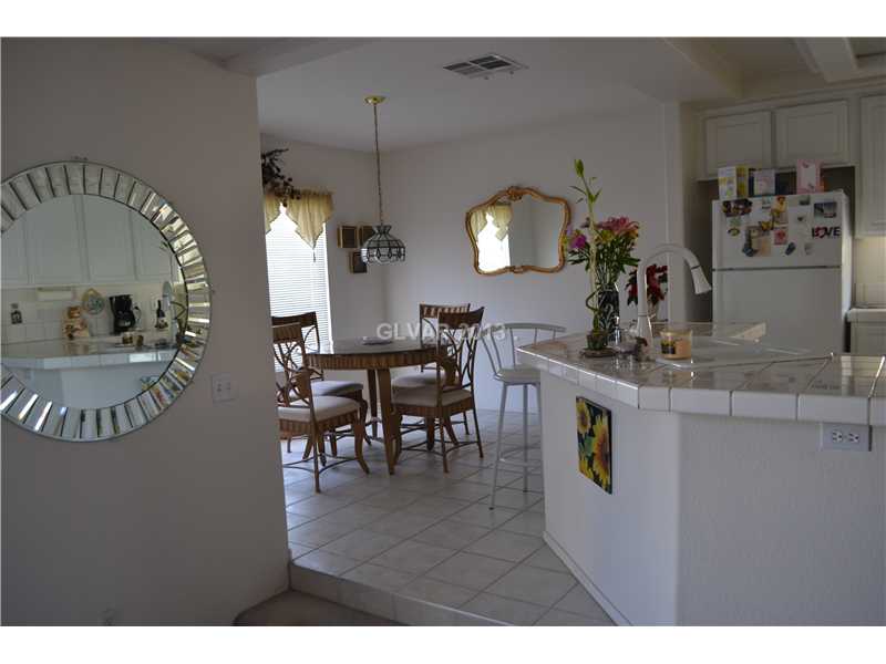 10158 Rice Paper Street Las Vegas, NV 89183 - Photo 3 of 24 Kitchen.