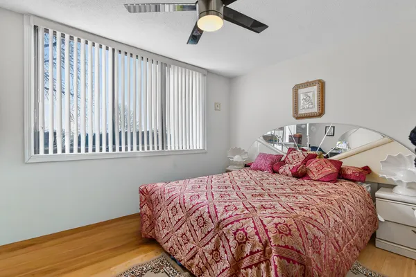 $275,000 | 2000 St Regis Drive, Unit 2B, Lombard, IL 60148