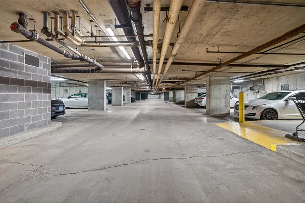 $275,000 | 2000 St Regis Drive, Unit 2B, Lombard, IL 60148