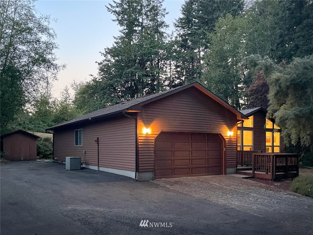 207 Southeast Rice Street Winlock, WA 98596 - Photo 2 of 32