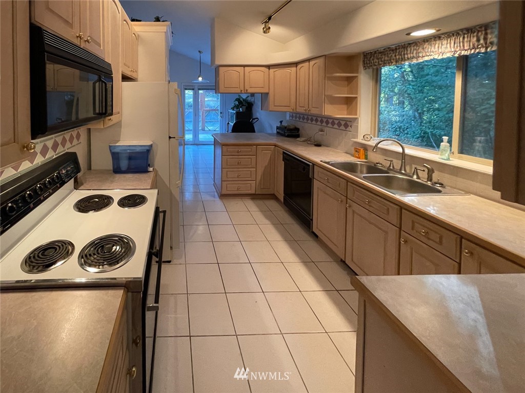 207 Southeast Rice Street Winlock, WA 98596 - Photo 12 of 32