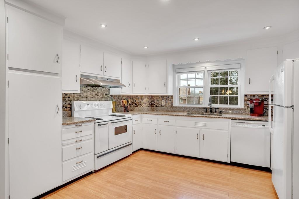 100 Lawrence Street Gardner, MA 01440 - Photo 3 of 41