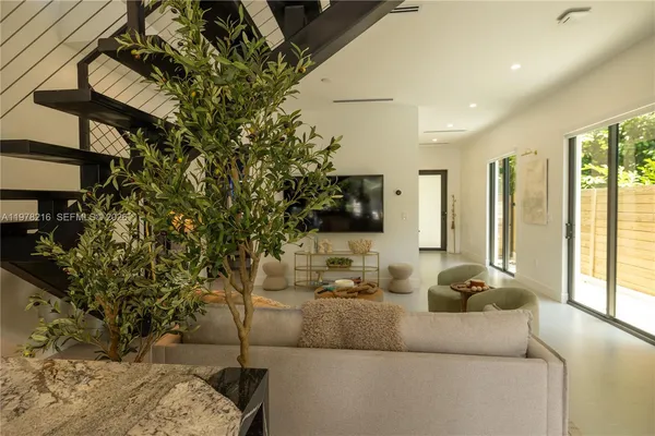 $9,500 | 8850 Northeast 8th Court, Unit 8850, Miami, FL 33138