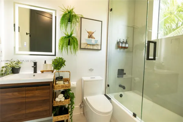 $9,500 | 8850 Northeast 8th Court, Unit 8850, Miami, FL 33138