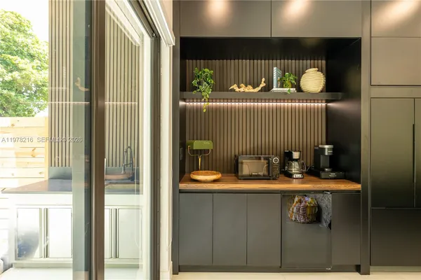 $9,500 | 8850 Northeast 8th Court, Unit 8850, Miami, FL 33138