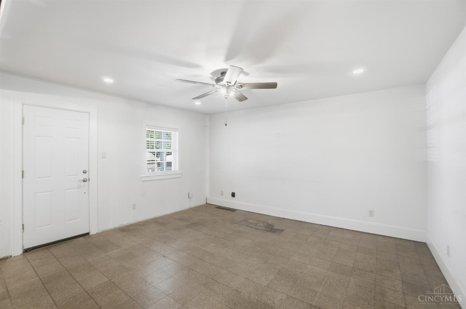 4628 Summerside Road Cincinnati, OH 45244 - Photo 7 of 91