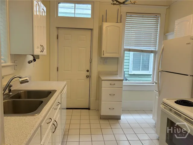 $3,000 | 816 Drayton Street, Unit 3C, Savannah, GA 31401
