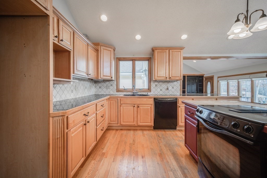 207 Manchonis Road Wilbraham, MA 01095 - Photo 10 of 42 Gallery Image 10