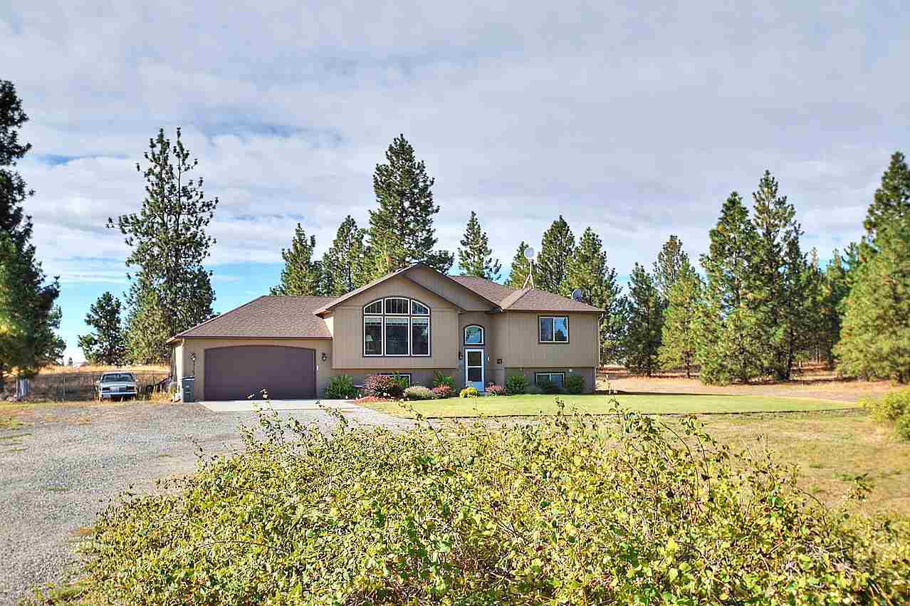 15107 West Tepee Road Spokane, WA 99224 - Photo 2 of 20