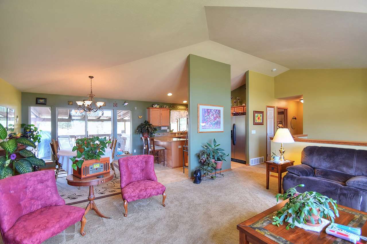 15107 West Tepee Road Spokane, WA 99224 - Photo 6 of 20