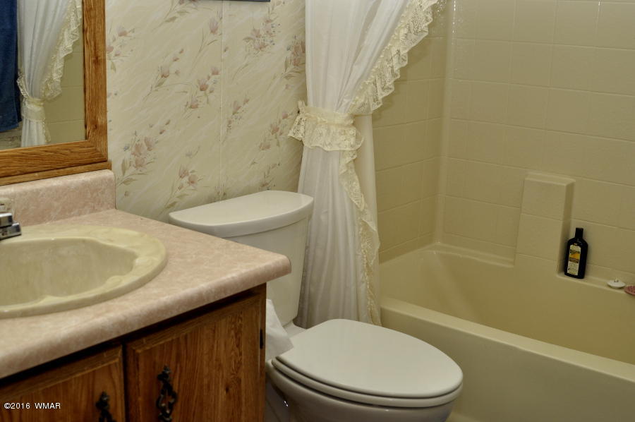 8110 Well Road Show Low, AZ 85901 - Photo 14 of 26 Gallery Image 14
